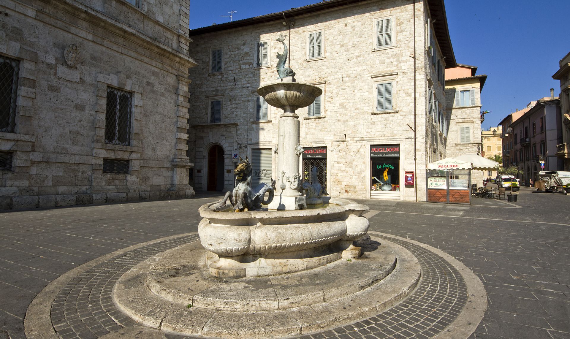 Piazza Arringo, Ascoli Piceno