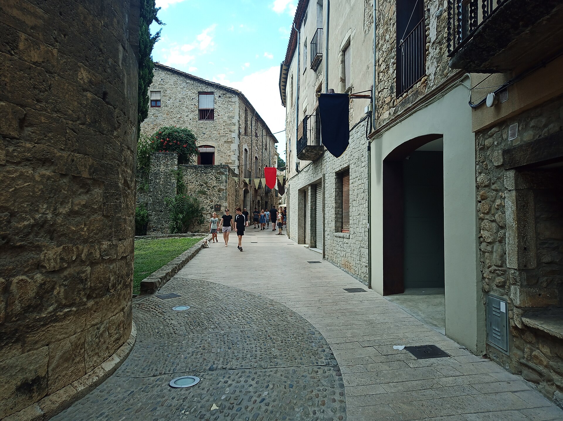 Carrer Major, Besalu