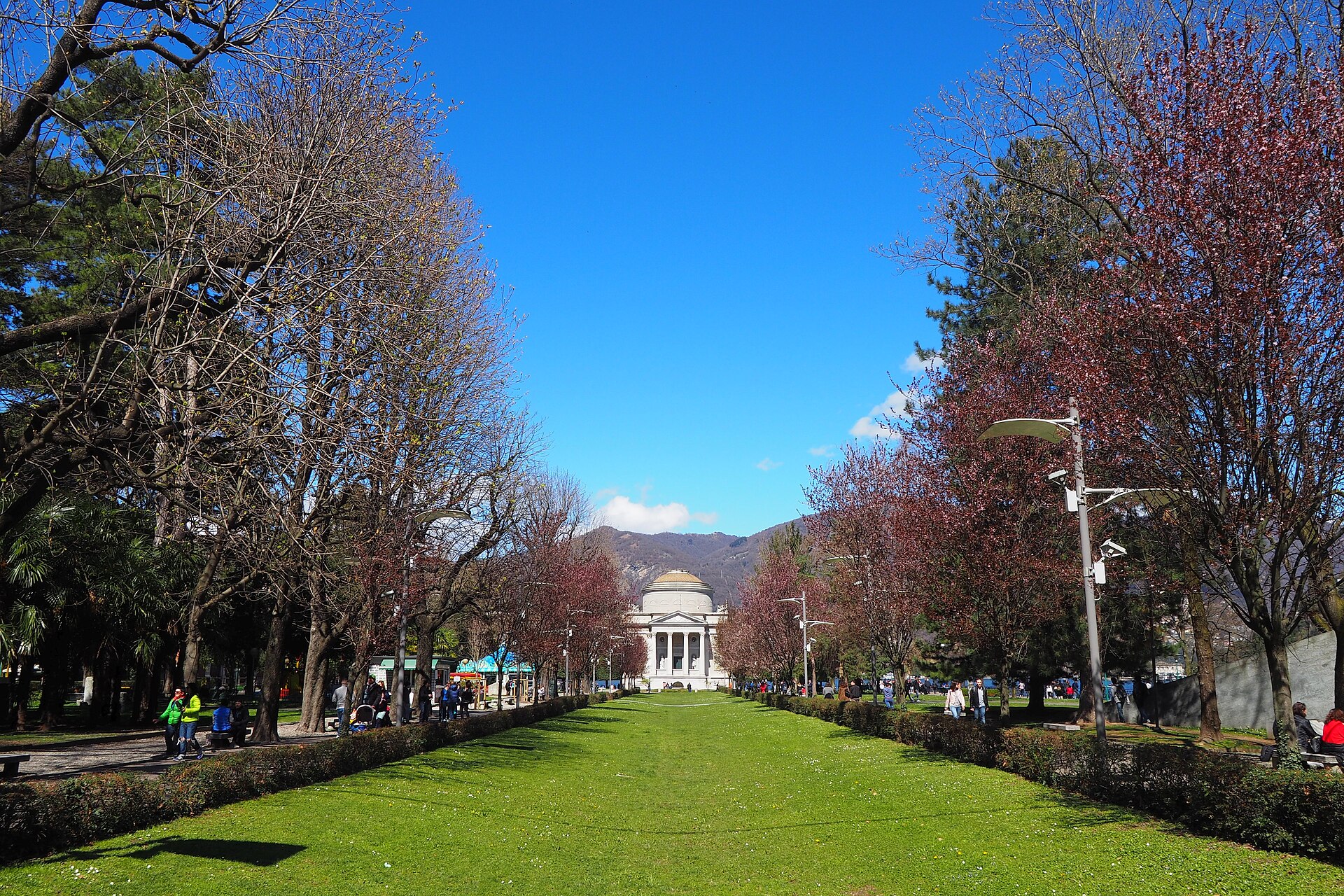 Tempio Voltiano, Como