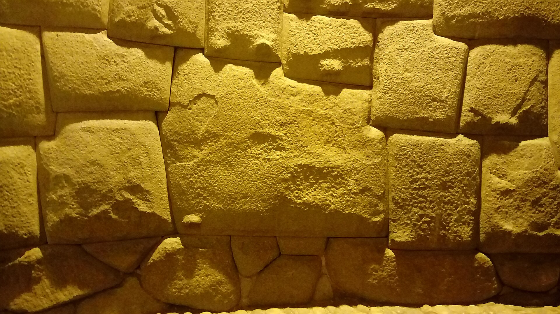 Twelve Angled Stone, Cusco