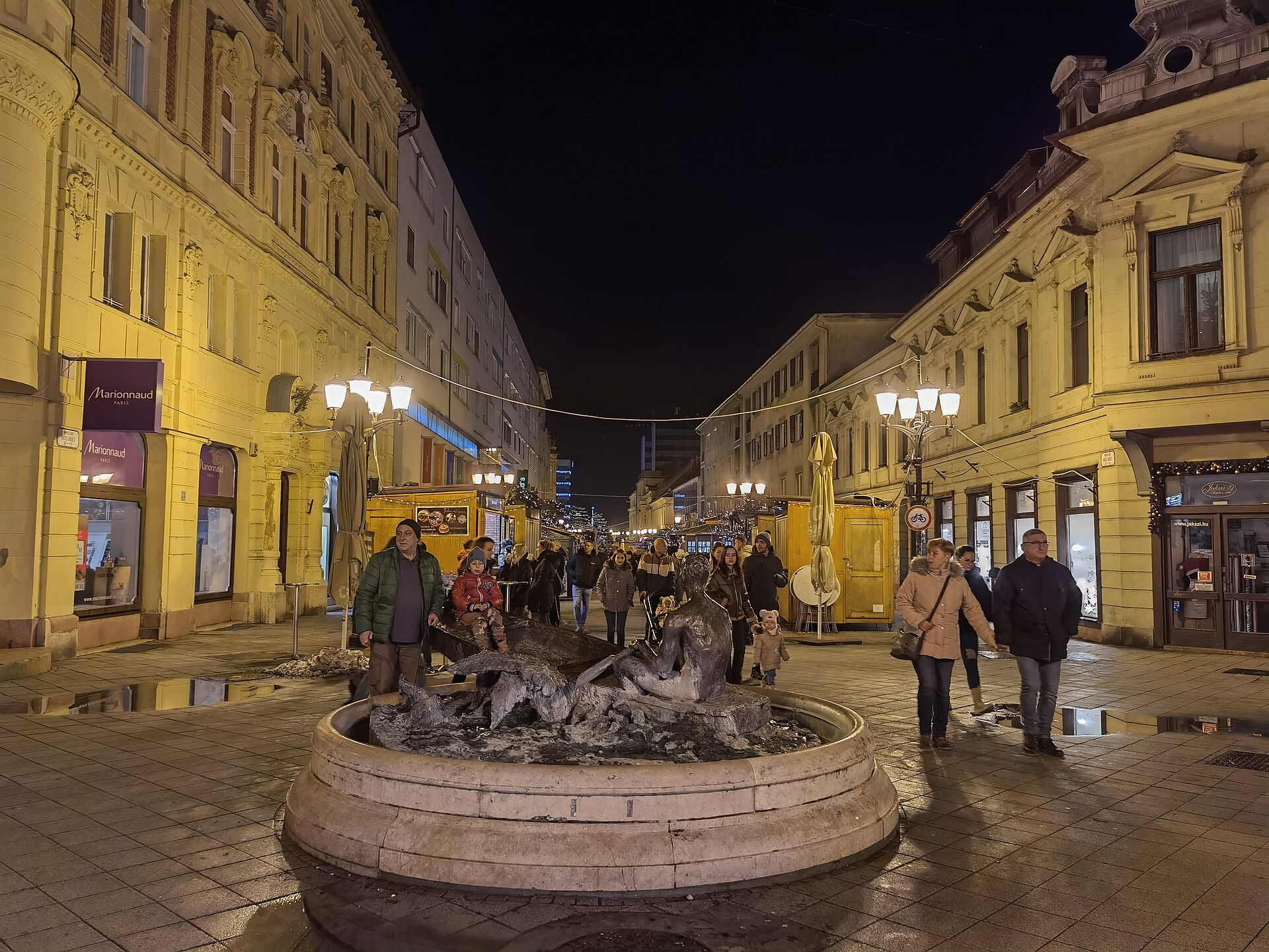 Fountain, Győr