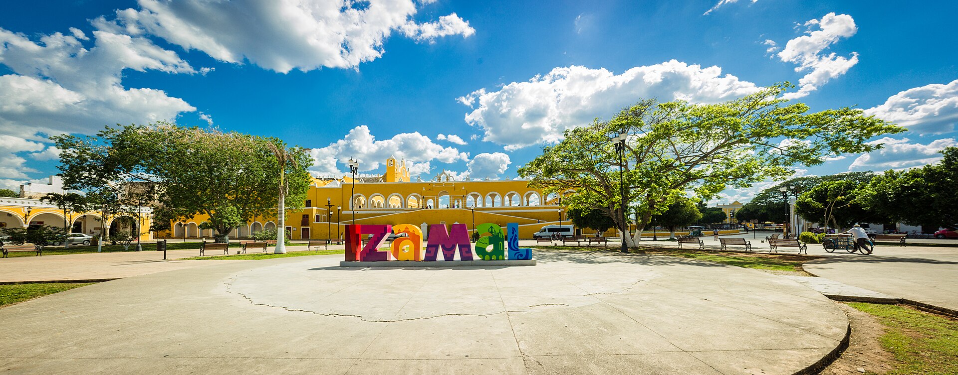Letras Izamal, Izamal