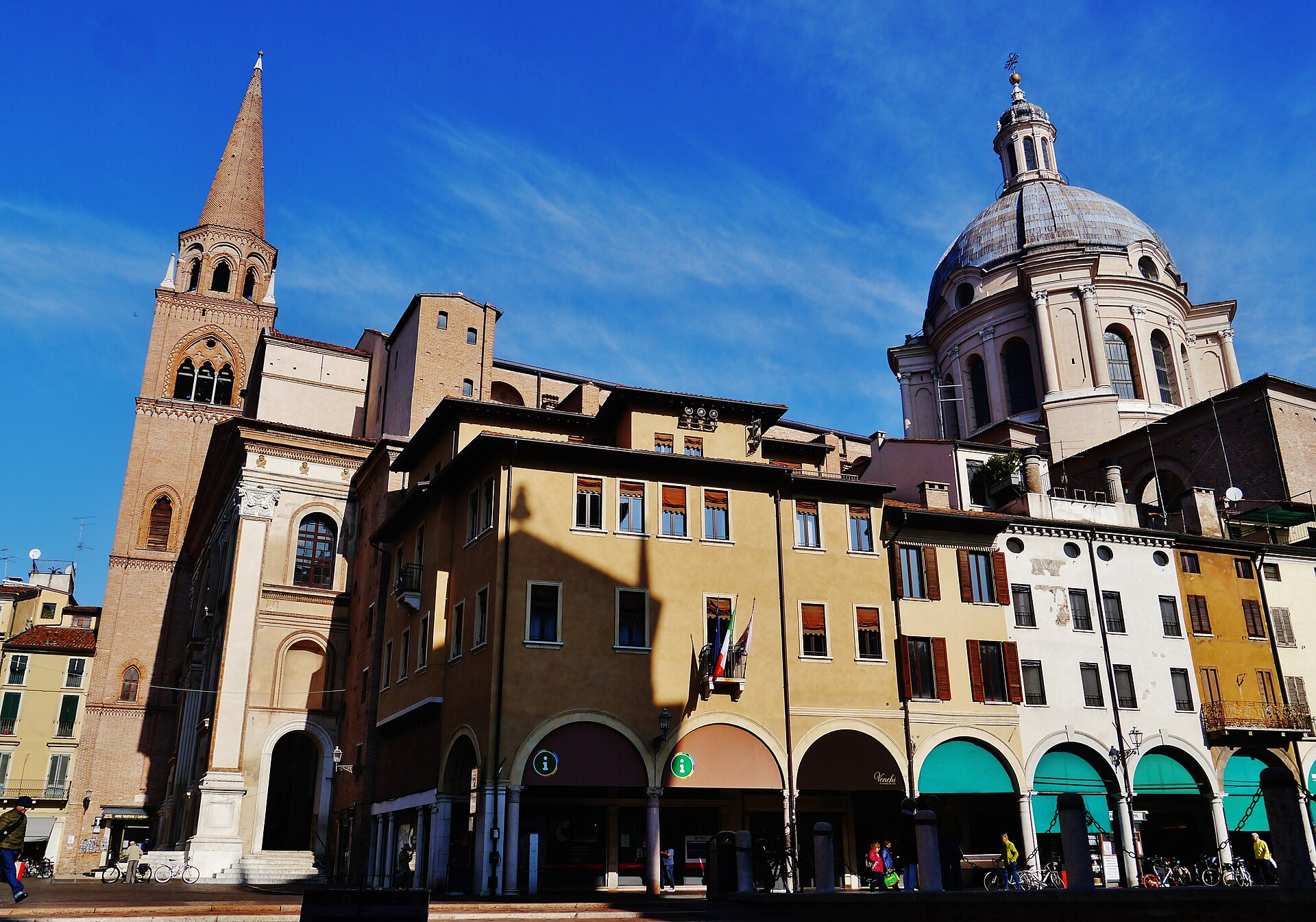 Piazza delle Erbe, Mantua