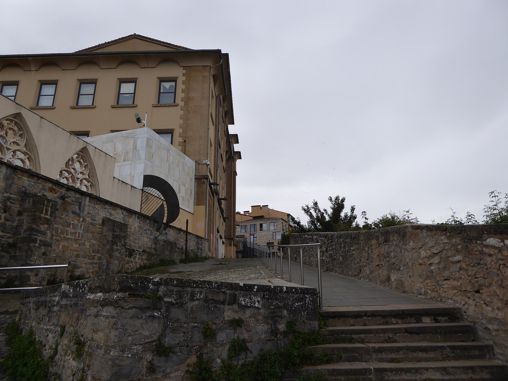 Paseo de Ronda de Pamplona, Pamplona
