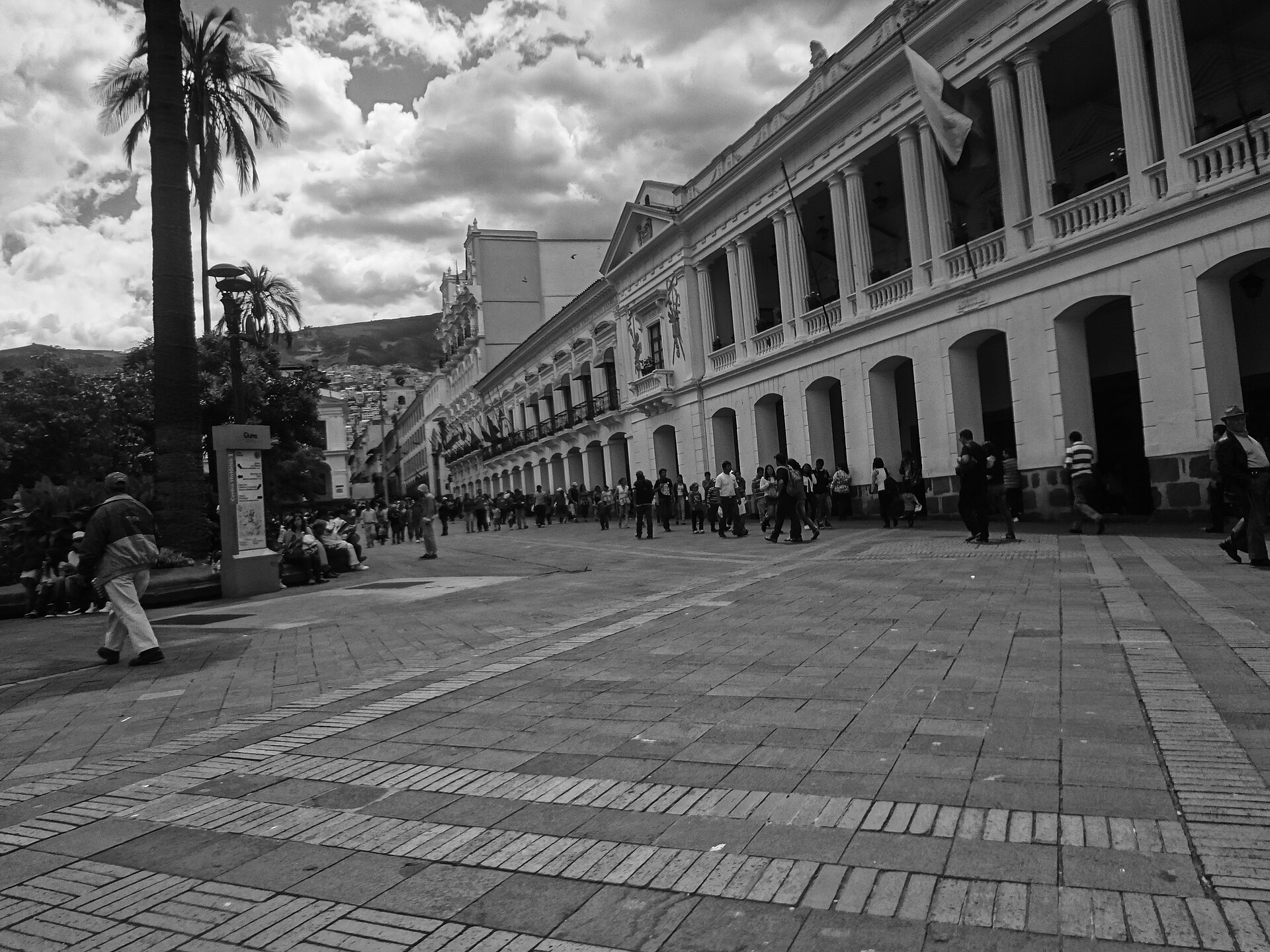 Independence Square, Quito