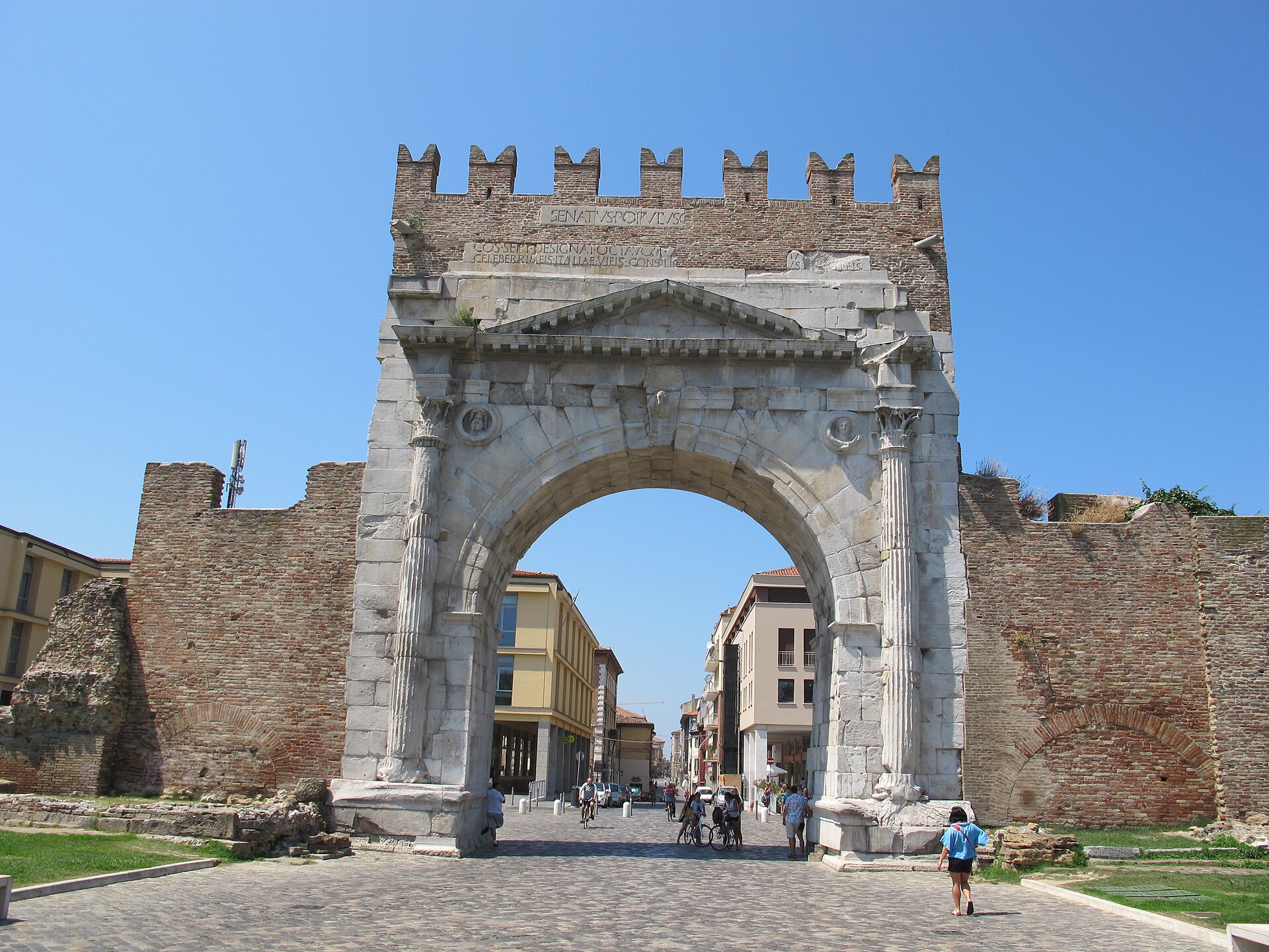Arco di Augusto, Rimini