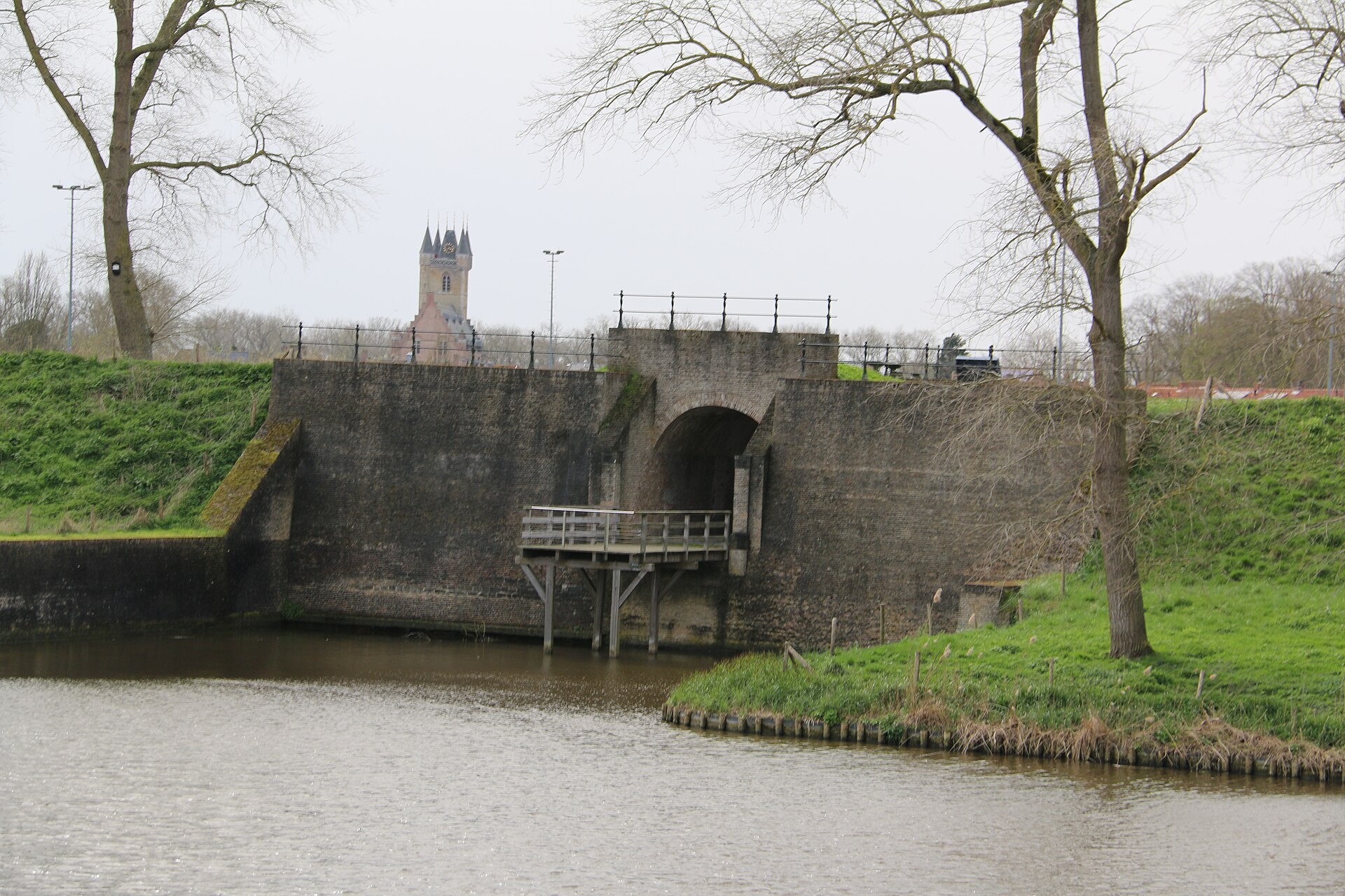 Oostpoort, Sluis
