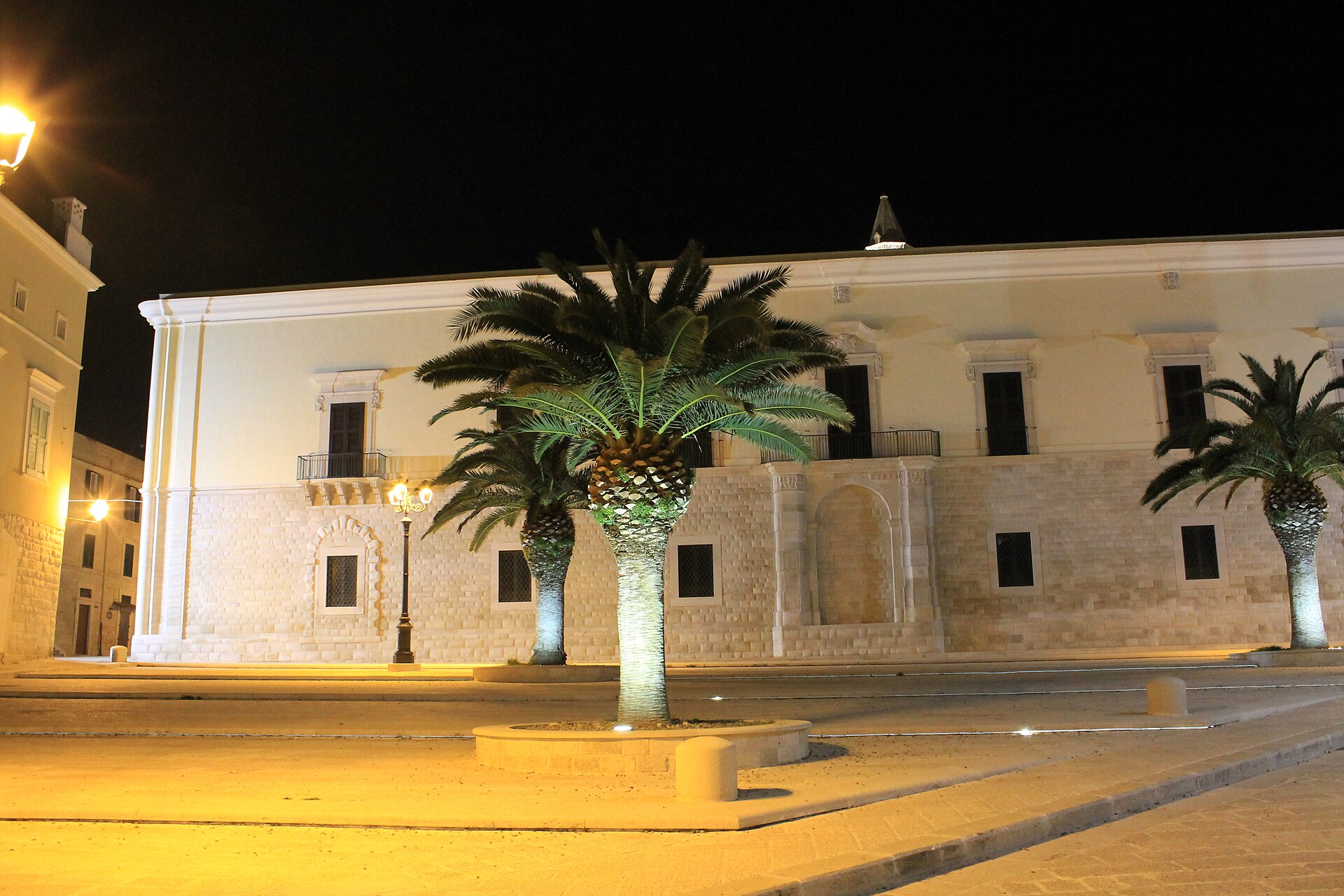 Palazzo Valenzano, Trani